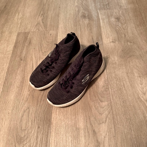 Skechers Shoes - Sketchers memory foam sneakers. Size 6.5
